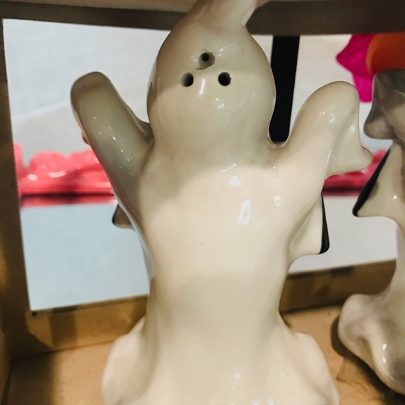 ⬇️🆕Blue Sky Ghost Salt & Pepper Shaker Set-NWT - Picture 8 of 13